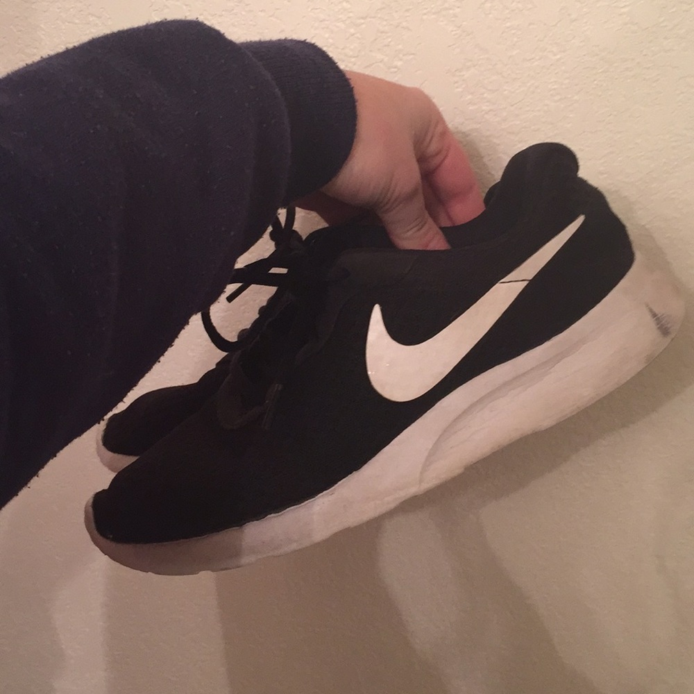 Black Nike’s